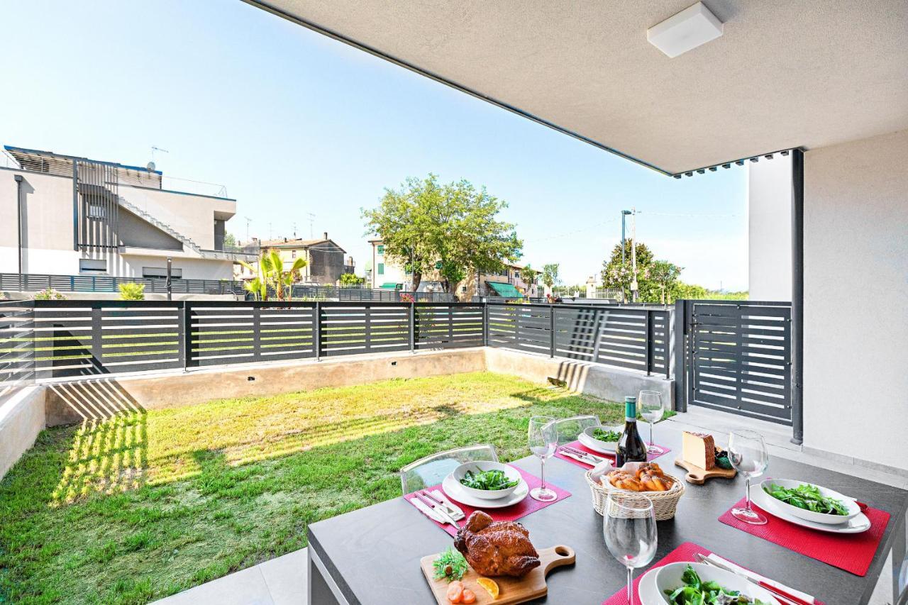 Una Terrazza Sul Lago A2 Con Piscina By Wonderful Italy Apartamento Peschiera del Garda Exterior foto